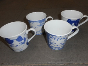 藍染ねこ　マグ　４柄組　日本製美濃焼　新品未使用（トラとハチワレとブチとミケ）陶磁器製
