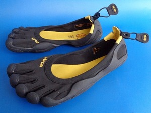 13039■新品デッド VIBRAM FIVE FINGERS ビブラム ファイブ フィンガーズ 5本指 サンダル シューズ 黒 黄 26 CLASSIS M108