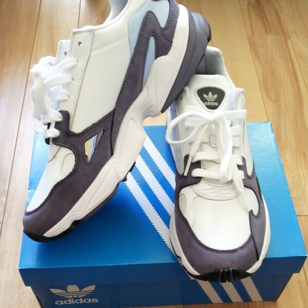 adidas FALCON W