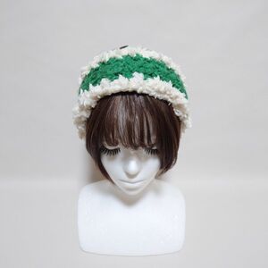 ヘアバンド　ヘアアクセサリー　グリーン　ボア　クリスマス　耳あて　防寒　ハンドメイド