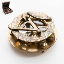 F.L.WEST London ロンドン 日時計 方位磁石 羅針盤 真鍮製 木製ケース付き コンパス アンティーク 古道具 H5005_画像1