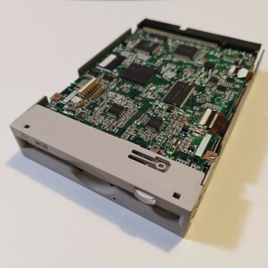 富士通 FUJITSU MOドライブ 2.3GB対応 MCR3230SS SCSI端子 USED