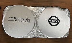 送料無料！誰もしてない！さりげなく駐車場で目立つ！NISSAN　日産ロゴサンシェード 安心の国内発送！スカイライン　オーラ　ノート