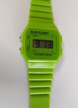  BLUE PLANET ブループラネット デジタル腕時計 　黄緑色　みどり系　ライトグリーン　電池交換済み　動作確認_画像1