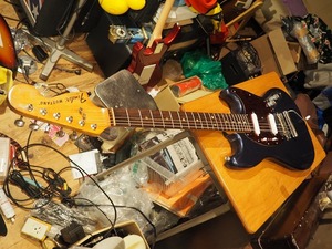 期間限定値下げ！Fender USA MUSTANG 1977年製　Charさんが大好きなのでNavy Blue に塗って製作しました！