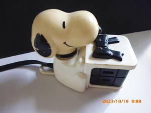 スヌーピー　Snoopy ライト付き　延長コード（２．５メートル）　３つ口コンセント　中古品　USED
