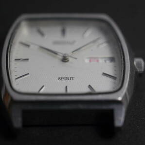 セイコー SEIKO スピリット SPIRIT クォーツ 3針 デイデイト 7N43-5040 男性用 メンズ 腕時計 稼働品 日本製 W82 稼働品の画像2