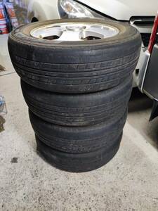 195/65R15 セレナで使用してました。純正ＡＷ　4本