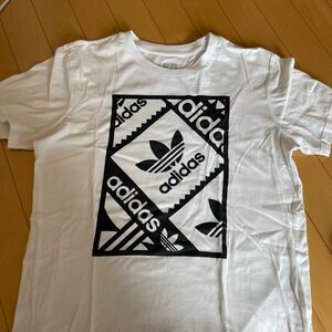 adidas Tシャツ　M