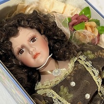 C●2947●売切 未使用品 PORCELAIN DOLL ポーセリンドール 陶器人形 西洋人形 アンティークドール ビスクドール 台座付き 現状品_画像6