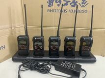 N470/5台セット　MOTOROLA モトローラ トランシーバー MiT7000 簡易無線 バテッリー　MLB-701 急速充電器　MCD-71/ PA-47_画像1