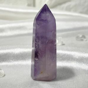 ミニサイズの虹入りアメジストタワー 天然石 六角柱 amethyst アメジスト 虹 ポイント 誕生石 パワーストーン 紫水晶 タワーの画像5