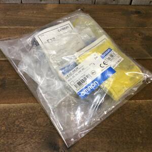 ●【AH-03045】未使用保管品 OMRON オムロン アンプ内蔵形光電センサ（小型）計2点 E3Z-D62K 【レターパックプラス・送料520円可】