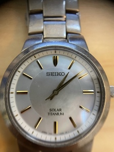 SEIKO セイコー V181-0AB0 シェル文字盤 TITANIUM チタニウム ソーラー 腕時計 稼働