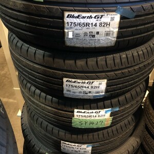 送料無料 新品 4本セット (S102439.8) 175/65R14 82H YOKOHAMA BluEarth-GT AE51 2020年製造 屋内保管 夏タイヤ　175/65/14