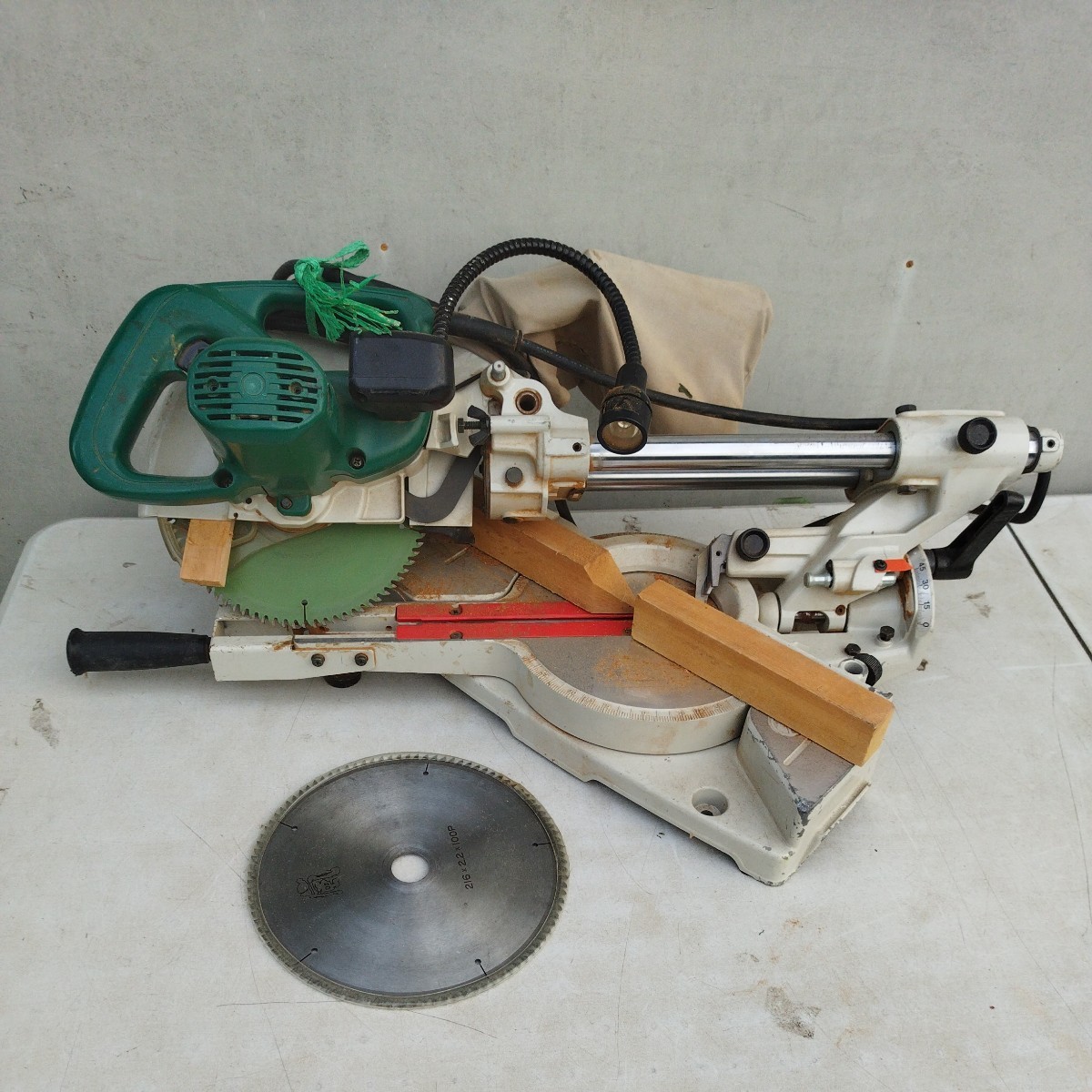 □【着払い商品】日立工機 卓上スライド丸のこ C7FSH□-