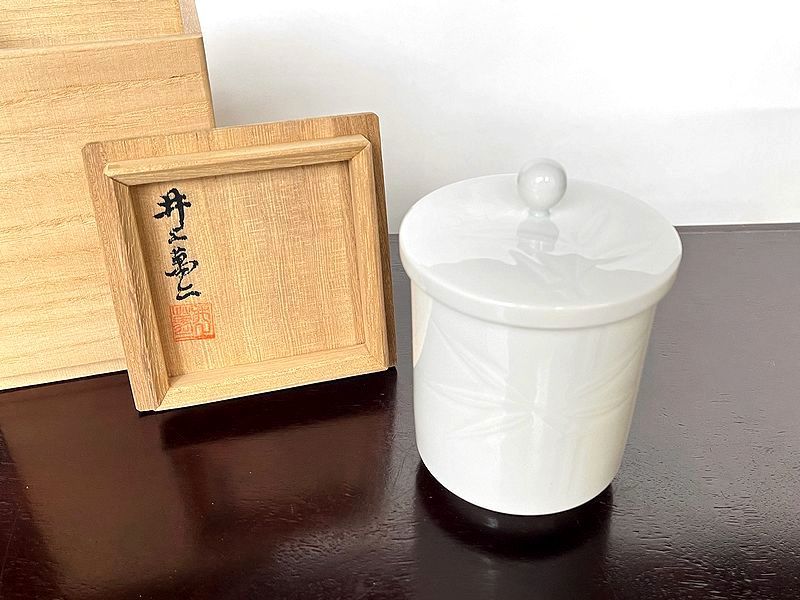 井上萬二 湯呑の値段と価格推移は?|10件の売買データから井上萬二