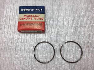 10G91 カワサキ KX80-B1 ピストンリング 純正 新品 13008-5016 STD 撮影の為、開封しました。