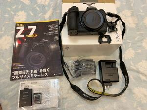 Nikon z7 ボディ　美品！XQDカード ムックなどおまけ付き