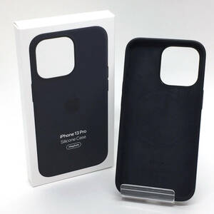 tu115　Apple iPhone 13 Pro Silicone Case Mag Safe ミッドナイト　シリコンケース　中古