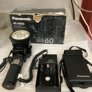 パナソニック Panasonic PE-60SG+単2乾電池TRパワーパックPW-223 外光オート グリップタイプストロボ