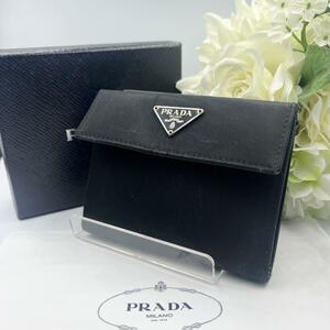 PRADA プラダ 三角ロゴ 二つ折り財布 ナイロン ブラック 黒
