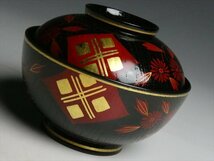 N92 山田平安堂 造 高級漆器 天然木 漆塗 菊秀衡蒔絵 煮物椀 蓋付椀 多用椀 五客 共箱_画像3