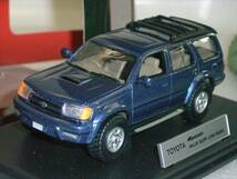 k 1/38 ユニークレプリカ トヨタ ハイラックス サーフ 青 * TOYOTA 4Runner_画像1