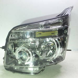 1525 ※美品※ ZRR70W ヴォクシー HID ※ 左 ヘッドライト ヘッドランプ KOITO 28-203 刻印：V9 スモークメッキ ※ トヨタ 純正 A-35