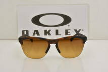 ★新品・正規輸入品！OAKLEY オークリー OO9374-5063 Frogsking Lite マットブラウントートシェル プリズムブラウングラディエント★_画像2