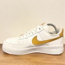 NIKE WMNS AIR FORCE 1 07 ナイキ エア フォース ワン ホワイト ゴールド レディース ローカットスニーカー カジュアル 23.5cm 美品_画像6