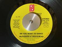 MCFADDEN & WHITEHEAD ♪AIN'T NO STEPPIN' US NOW 7インチ 45_画像2