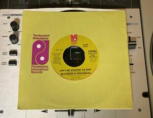 MCFADDEN & WHITEHEAD ♪AIN'T NO STEPPIN' US NOW 7インチ 45