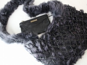 1円　美品　ボッテガヴェネタ　BOTTEGA VENETA　★　ファー　斜め掛け　ショルダーバッグ　★　レザー　グレー　×　ブラック　8482