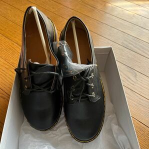 グレイルの黒の女子の靴