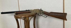 モデルガンウィンチェスターM73カービン彫刻ライフル。