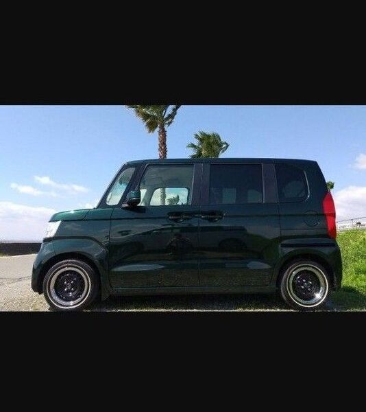 純正の黒塗装ホイール 新車外し ホンダ エヌワン純正ホイール コーディネートスタイル ブラック鉄チンホイール