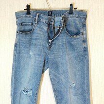 【GAP】ギャップ ダメージジーンズ ストレート カジュアル ライトブルー こなれ感 ゆるカジ 色あせ感 ボトムス メンズM/12046FF_画像3