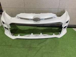 TOYOTA 　トヨタ　GRヤリス　フロントバンパー　純正　ホワイト系　MXPA12　52119-52C70　　 ＜中古品＞　K62