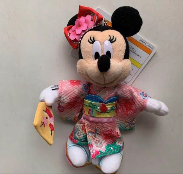 ミニーマウス2021年 お正月 ぬいぐるみバッジ 新品