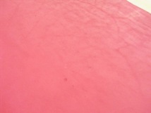 牛　ヌメ革　素上げ　ピンク赤 系　約2.1mm〜約1.6mm程度・104デシ　国産_画像4