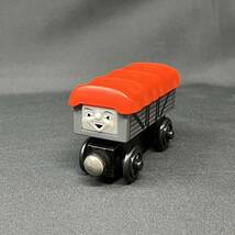 きかんしゃトーマス 木製レール 笑ういたずら貨車 ラーニングカーブ GIGGLING TROUBLESOME TRUCK 木製トーマス_画像1