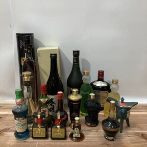 5 未開栓 お酒 17点まとめ ウィスキー COGNAC MOROZOFF リキュール SUNTORY OLDWHISKY CAMUS 杏露酒 プラムワイン ミニボトル