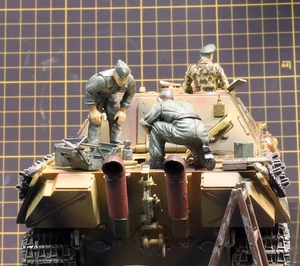 1/35 タミヤ ドイツ陸軍 ヤークトパンター 塗装済み完成品 ジオラマ小物付属（ケース付き）