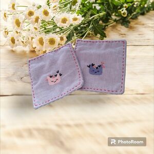 コースター 2枚セット 猫 ハート 刺繍 ハンドメイド 紫 ムラサキ ピンク ギンガムチェック