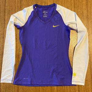 NIKE PRO インナーシャツ 長袖 Vネック レディース Sサイズ ナイキプロ　紫　ランニング・ジョギング・フィットネス