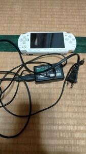 ☆特売 PSPポータブル 2000 本体 ケーブル付 美品 蔵出し 送料無料 早い者勝ち☆