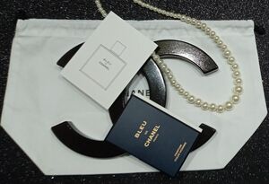 【CHANEL】☆新品未使用未開封品ブルードゥシャネルパルファム　ヴァポリザター＆WHITE巾着＆ブルードゥシャネルムエットセット