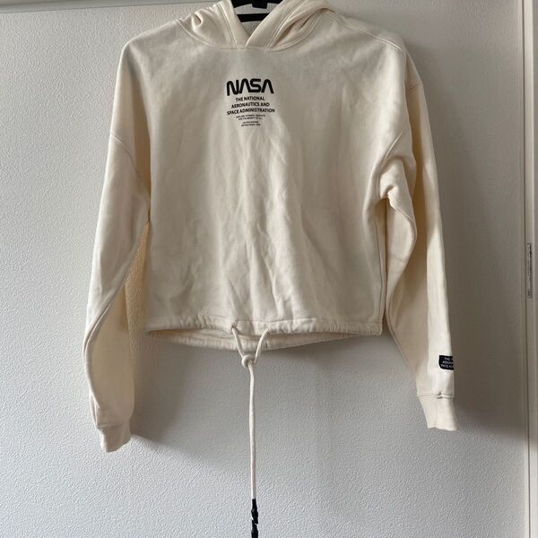 H&M ショート丈パーカー Sサイズ