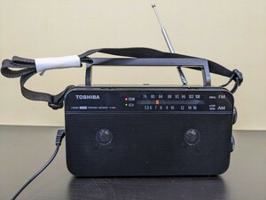 東芝 ポータブルラジオ　Wスピーカー　動作品　ストラップ付き　純正アダプター ワイドFM　AM TY-AR55